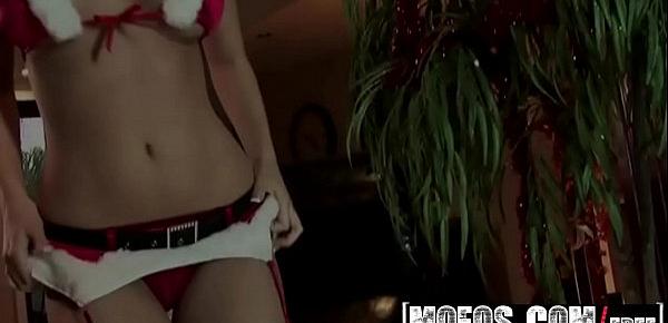  Freaky teen (Britney Beth) has a Merry XXX-Mas solo - Mofos